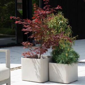 Pot Polystone cube beige